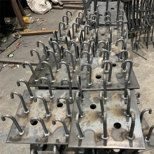 图纸中如何确定济南预埋件的位置？